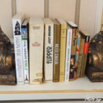 Napoleon Hotel Paris - Bücher im Zimmer