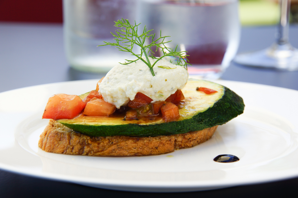 Restaurant Navis - Amuse mit gegrillter Zucchini