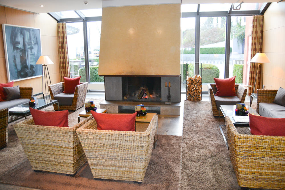 Hotel Esplanade Bad Saarow - Lounge mit Kamin