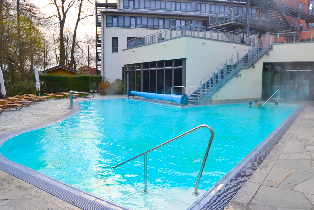 Hotel Esplanade Bad Saarow - beheizter Aussenpool