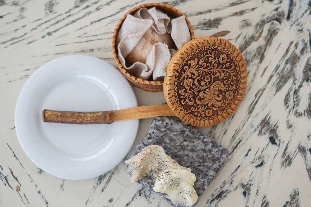 White Rabbit Moskau - Birch bread and herring milt & hare forschmack 1