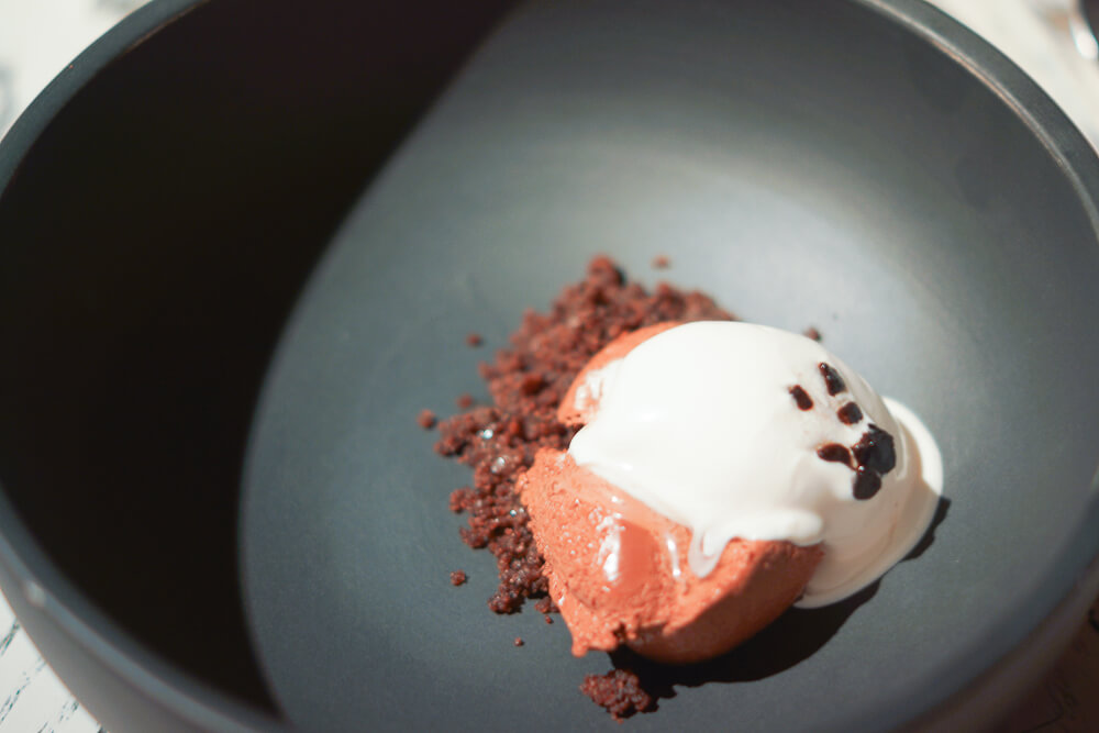 White Rabbit Moskau - Borodino bread, sour cream and sea water