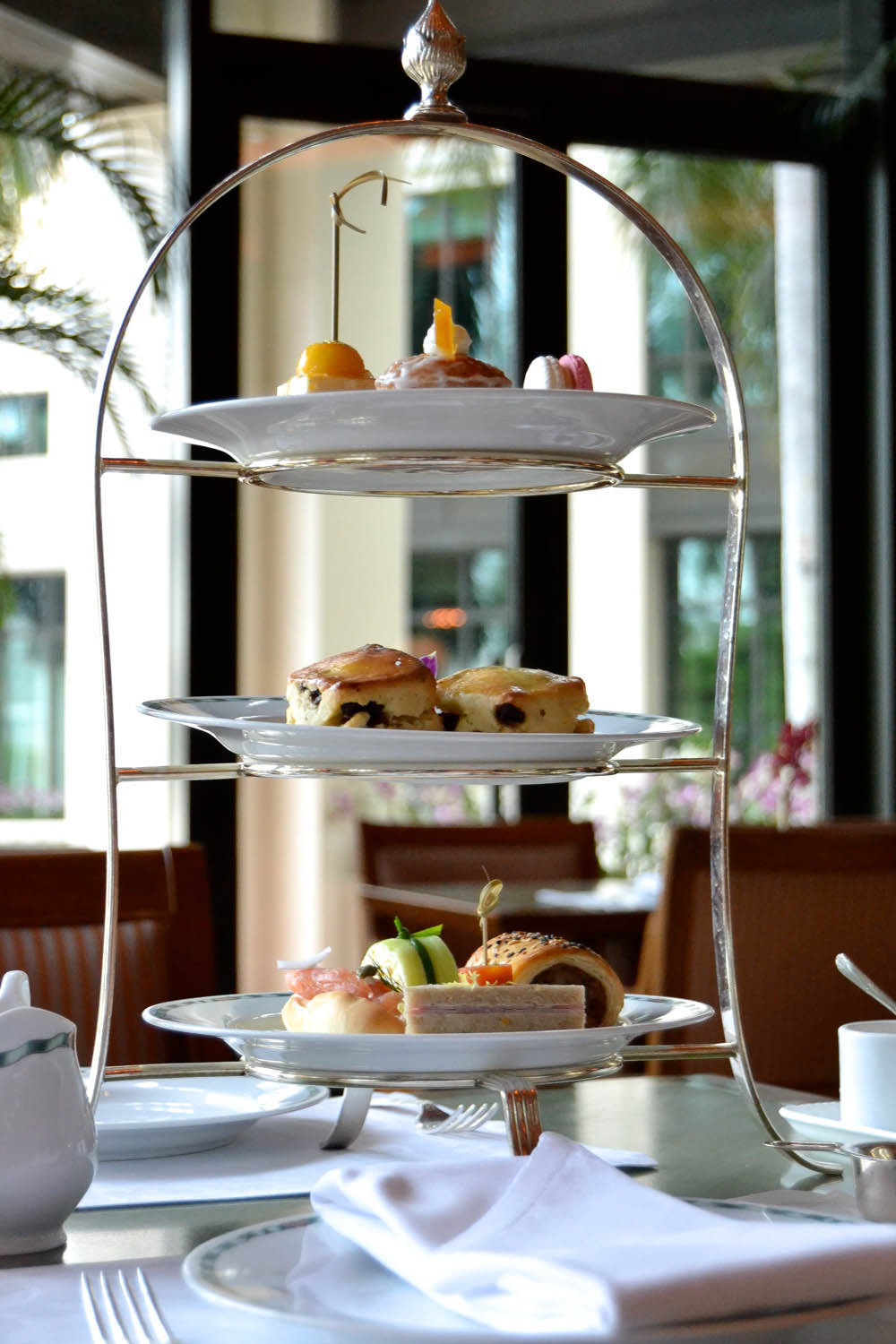 The Peninsula Bangkok - Teatime Etagere