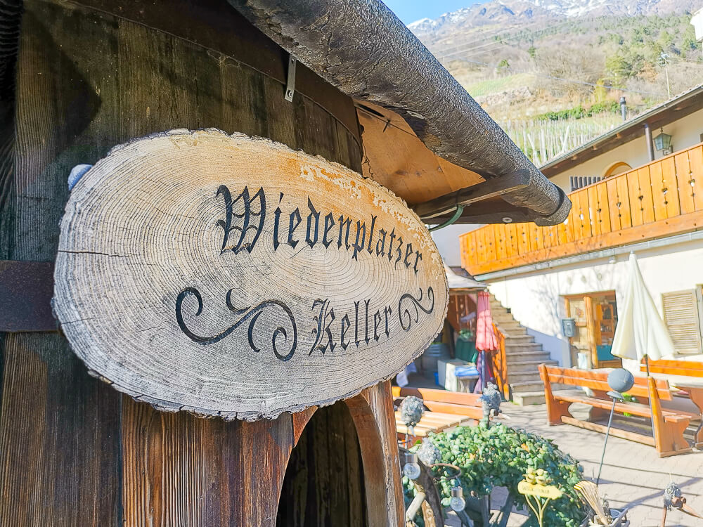 Wiedenplatzer Keller Eingangsschild