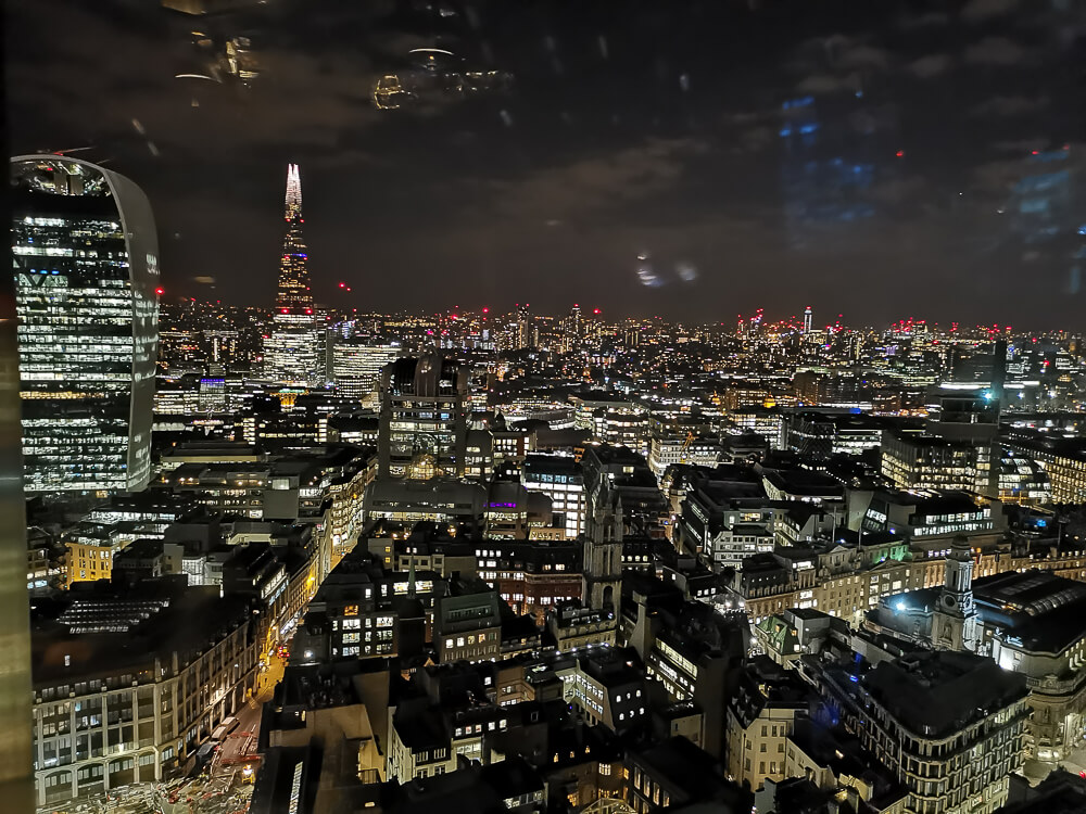City Social Bar - City, London - Skyline von London bei Nacht