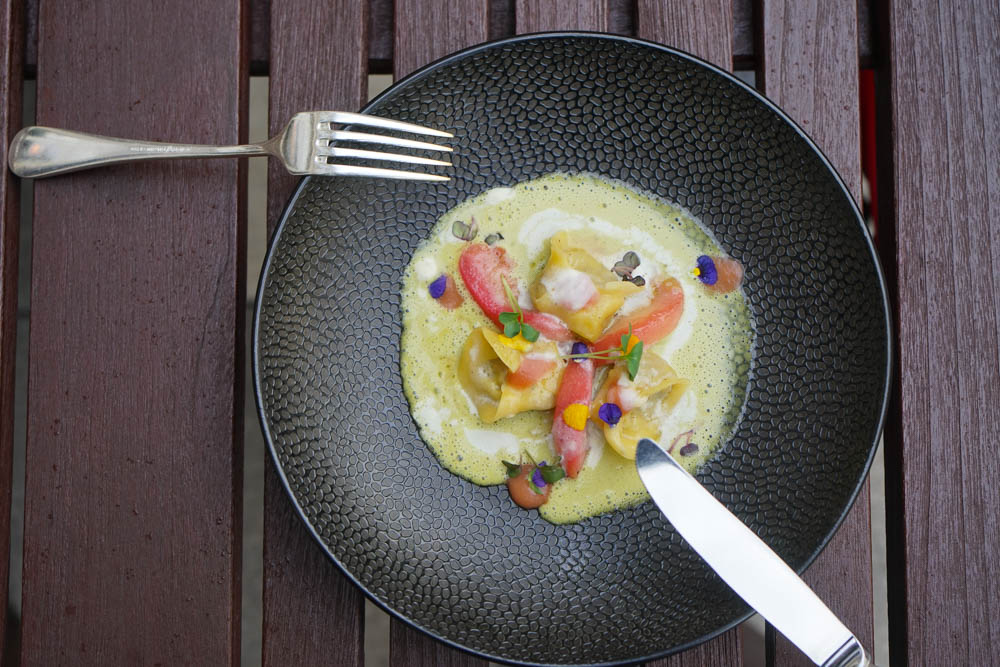 Restaurant Florhof, Zürich - Steinpilz Tortellini, Estragon Beurre blanc, Burrata, weißer Pfirsich