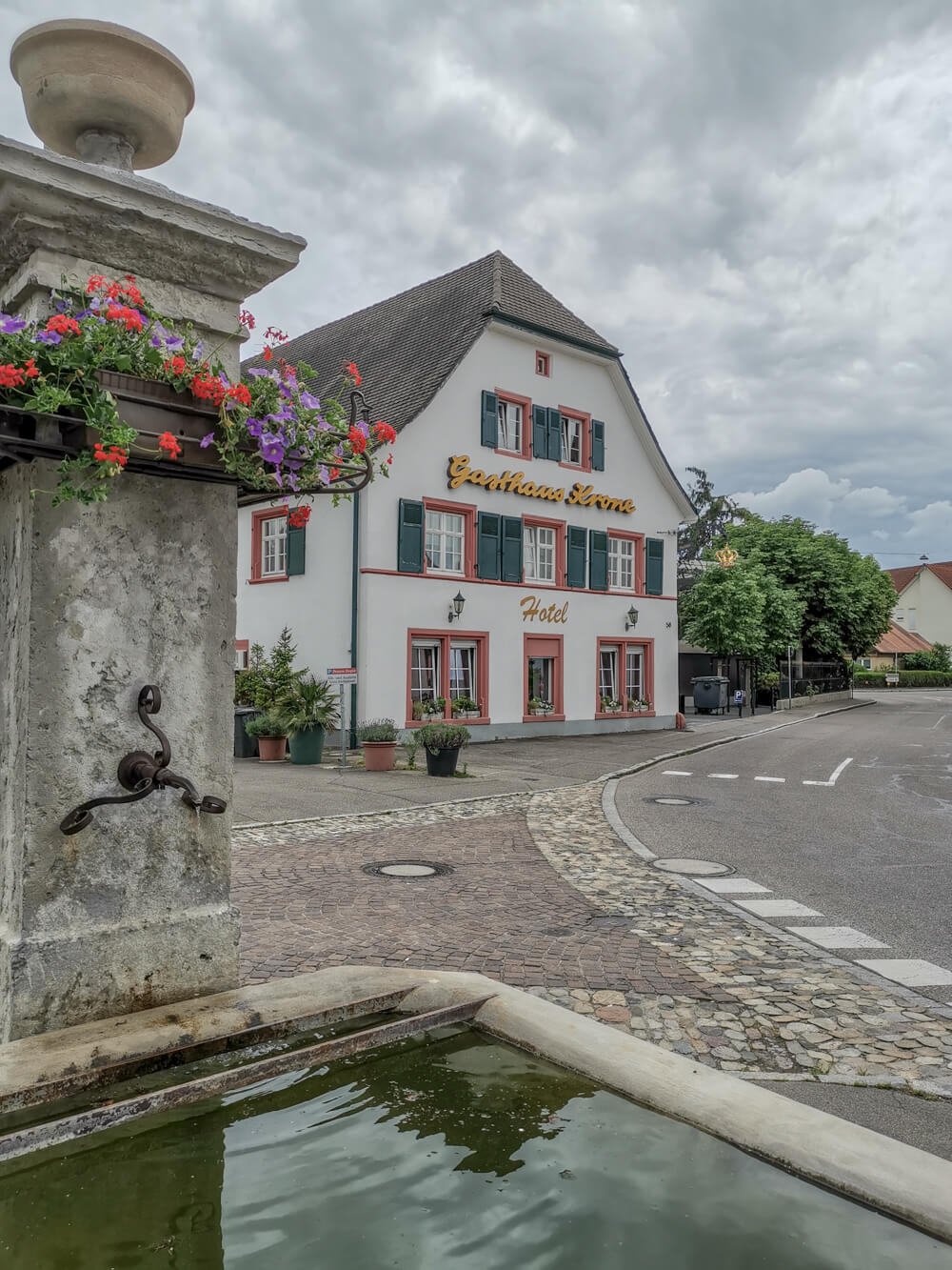 Hotel & Restaurant Krone, Weil am Rhein - Gasthaus Krone von der Straße