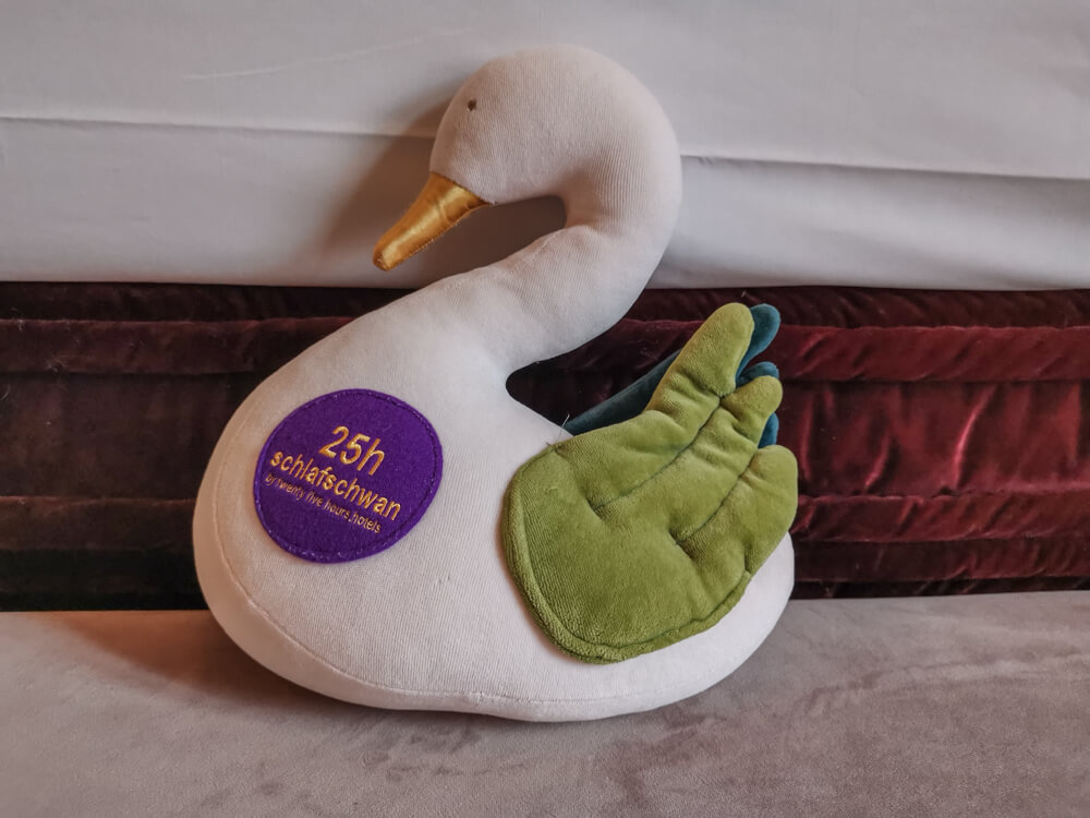 25hours Hotel München The Royal Bavarian - Schwan für Kinder